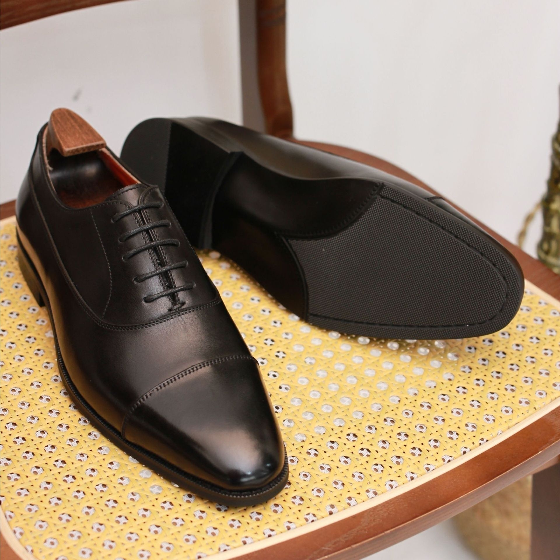 One Piece British Men's Leather Shoes Carved Men's Casual Shoes British Three-joint Leather Shoes Brogue Men's Shoes