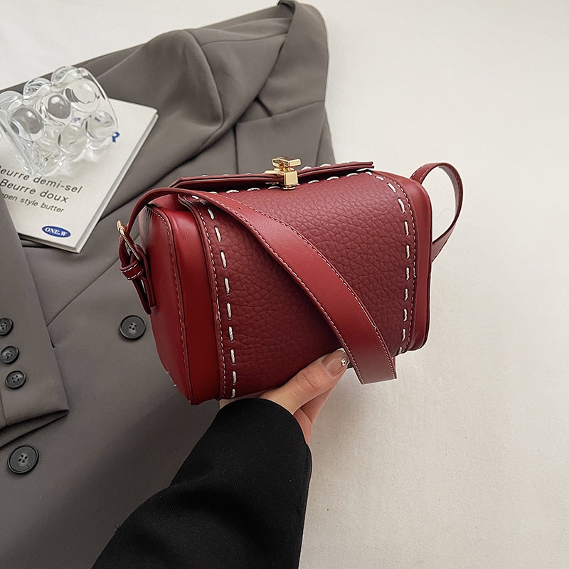 Autumn And Winter Small Bag Korean Style Fashion Rivet Shoulder Bag Popular Ladies Crossbody Box Bag Pu