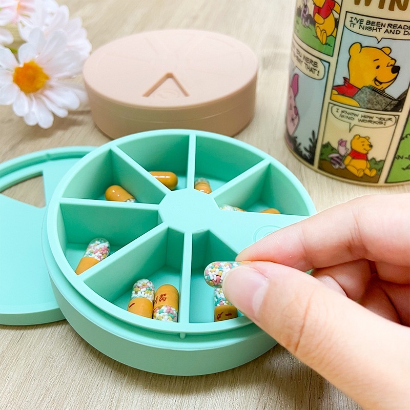 Custom Silicone Medicine Box Round Portable Partition Dustproof Seven-day Emergency Medicine Storage Box With Lid Medicine Box Food Grade