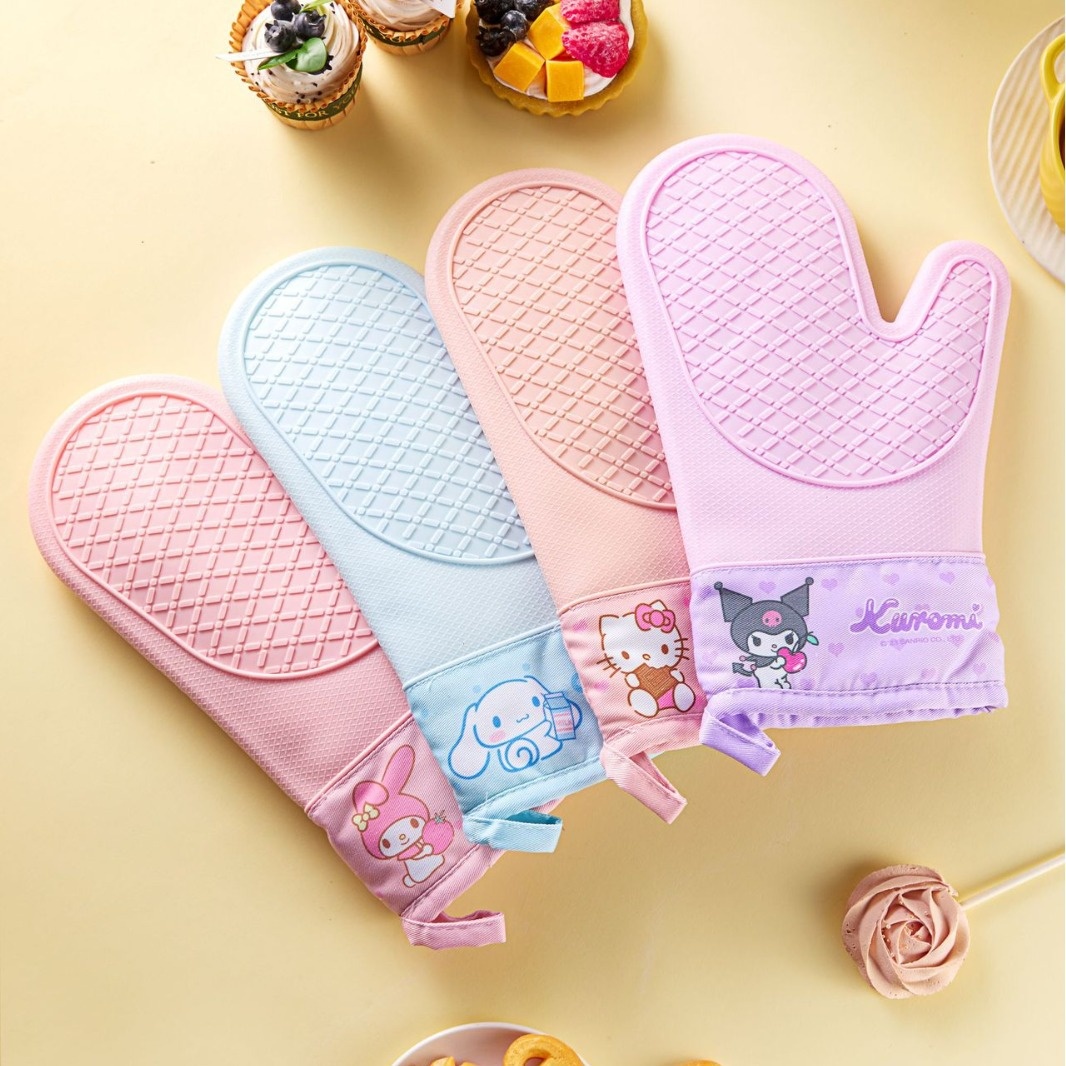 Sanrio Genuine Authorized Silicone Heatulation Gloves High Temperature Oven Resistant Special Thickened Kitchen Baking Heatulation Gloves