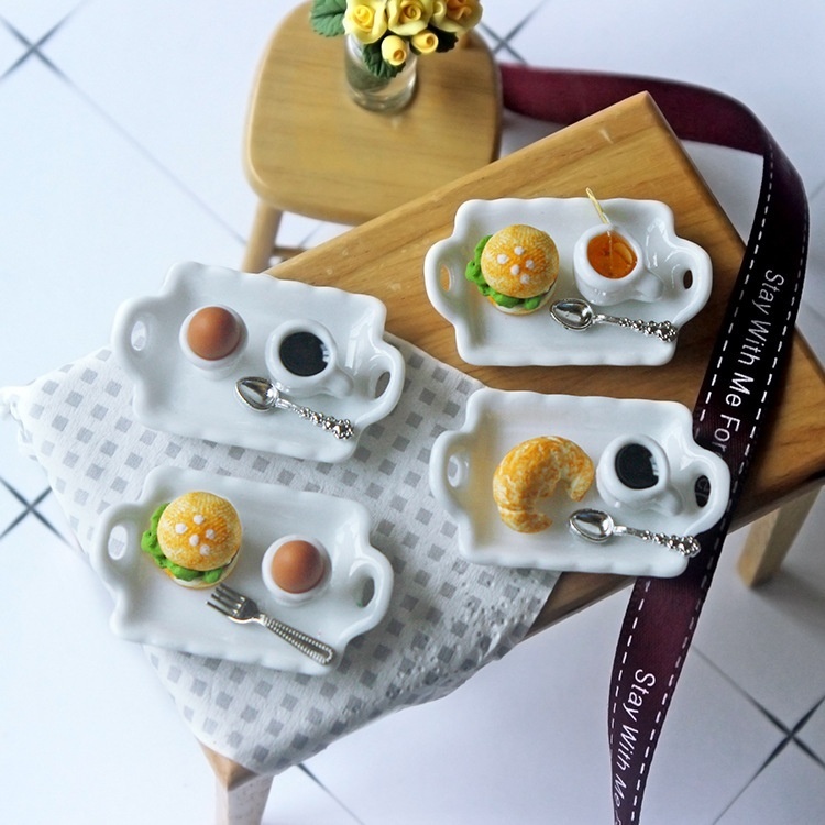 52 DOLLHOUSEDollhouse Accessories Miniature Shooting Props Model Toy Ceramic Hamburger Plate D441