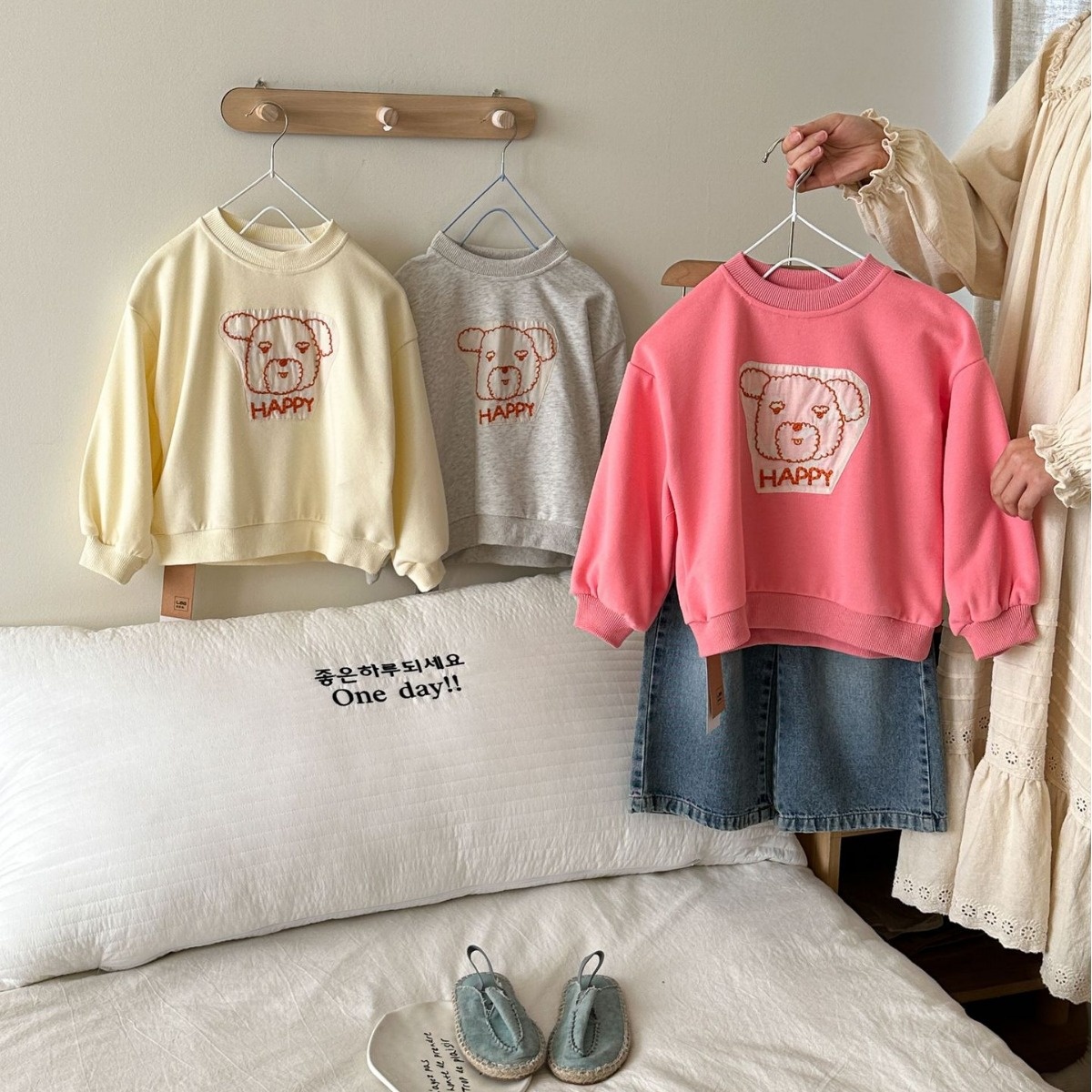Children's Sweatshirt Spring Korean Version Girls Patch Bear Head Sweatshirt Children's Loose Round Neck Neutral Top Batch