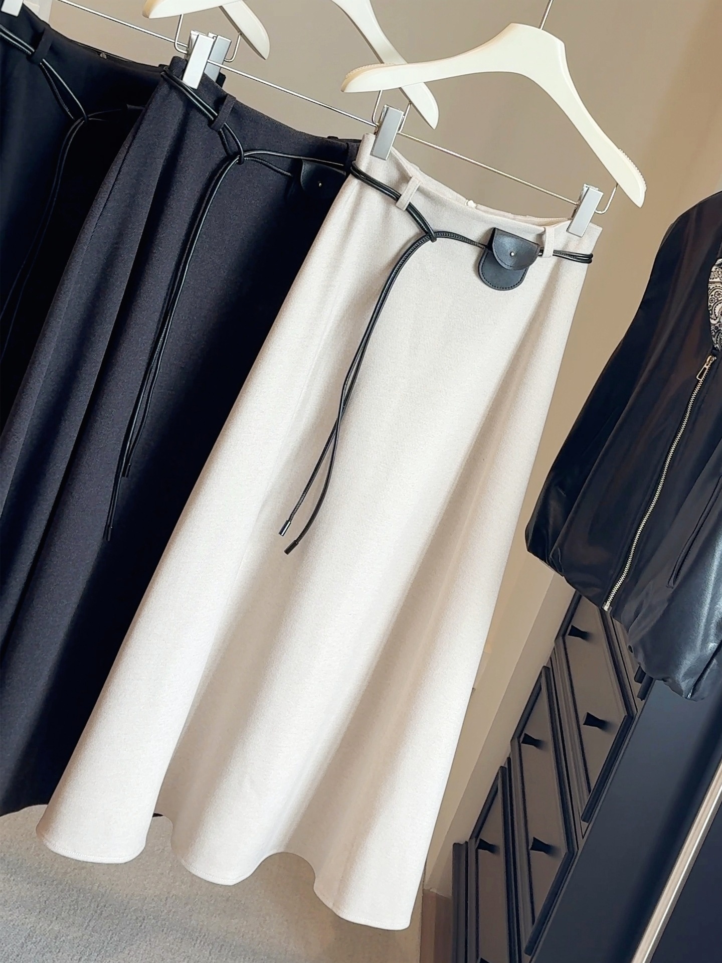 Autumn/Winter High-Waisted Woolen Midi Skirt For Women, French Chic, Loose A-Line, Flowing Dress