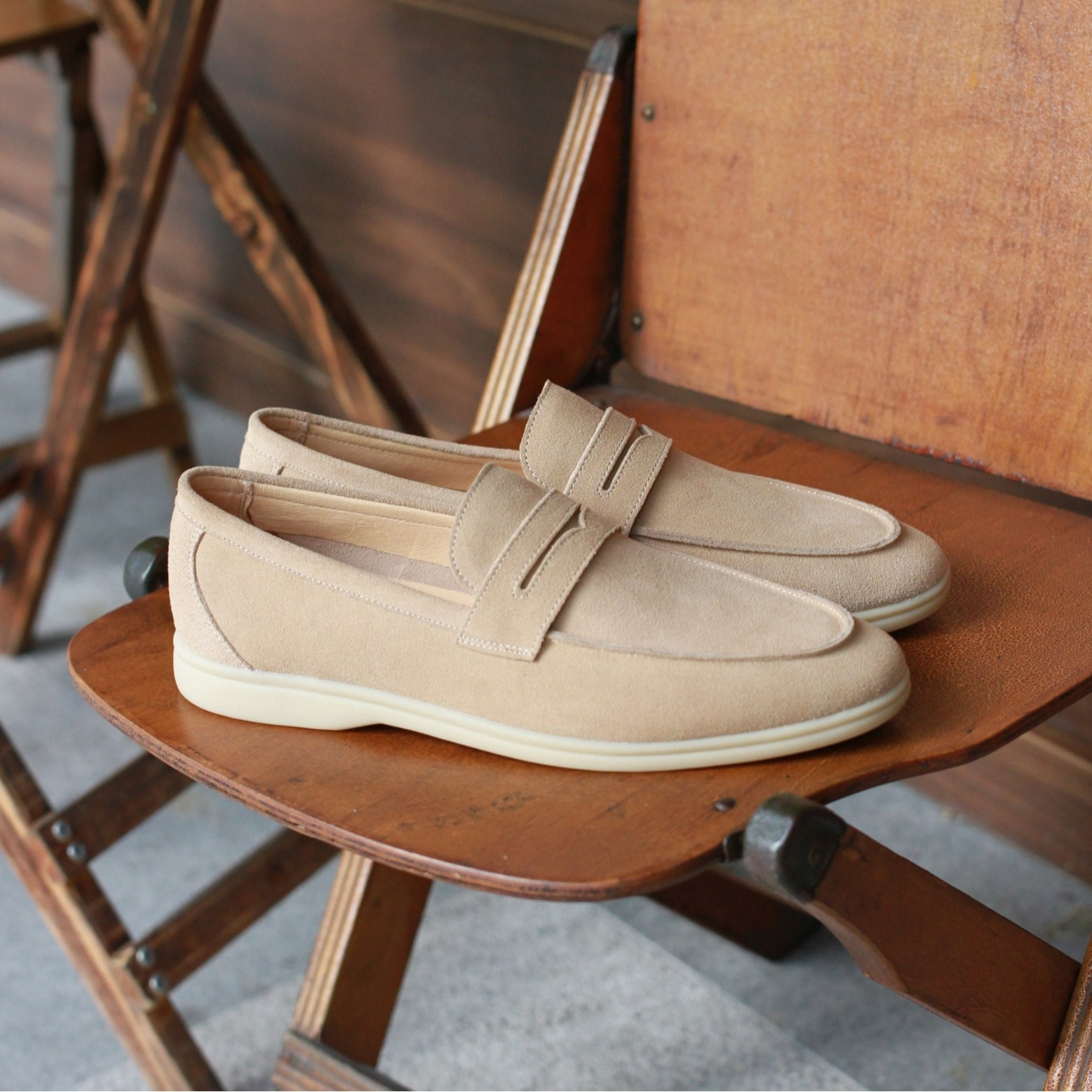 Khaki British Suede Leather Comfortable Versatile Slip-on Suit Loafers