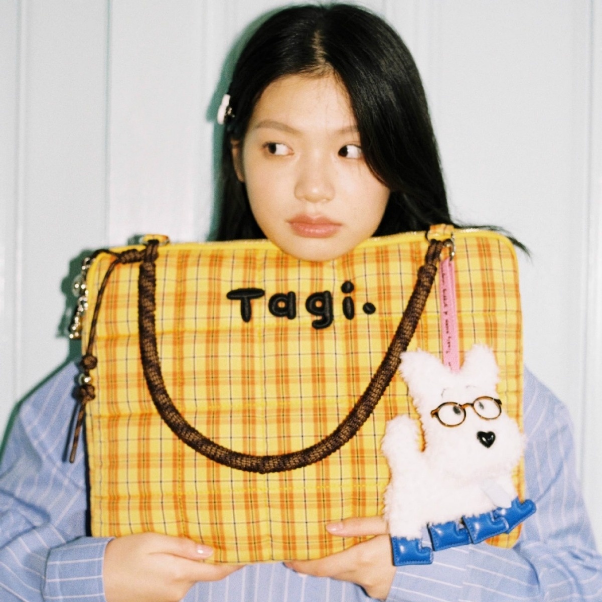 Tagi. Woven Small Pillow Embroidered Beaded 15 Inch Large Capacity Portable Single Shoulder Computer Bag Notebook Bag