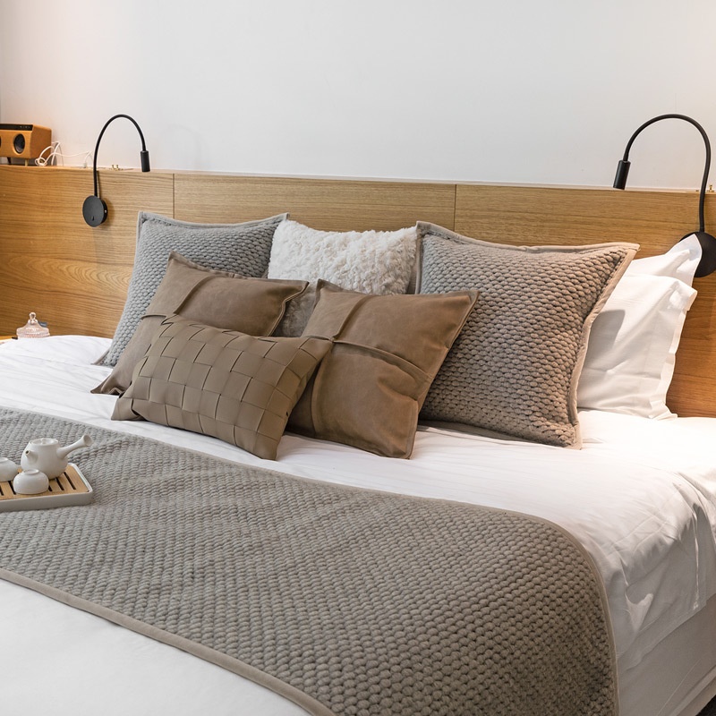 Simple Coffee Color Designer Soft Furnishings Bedding Cushions Bed Flags Bed End Towels With Modern Light Luxury Model Room Bedroom