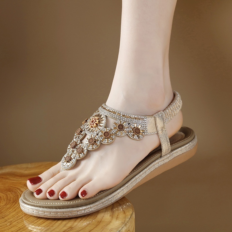 W676-7 European And American Flat-soled Clip-on Rhinestone Comfortable Sandals For Women