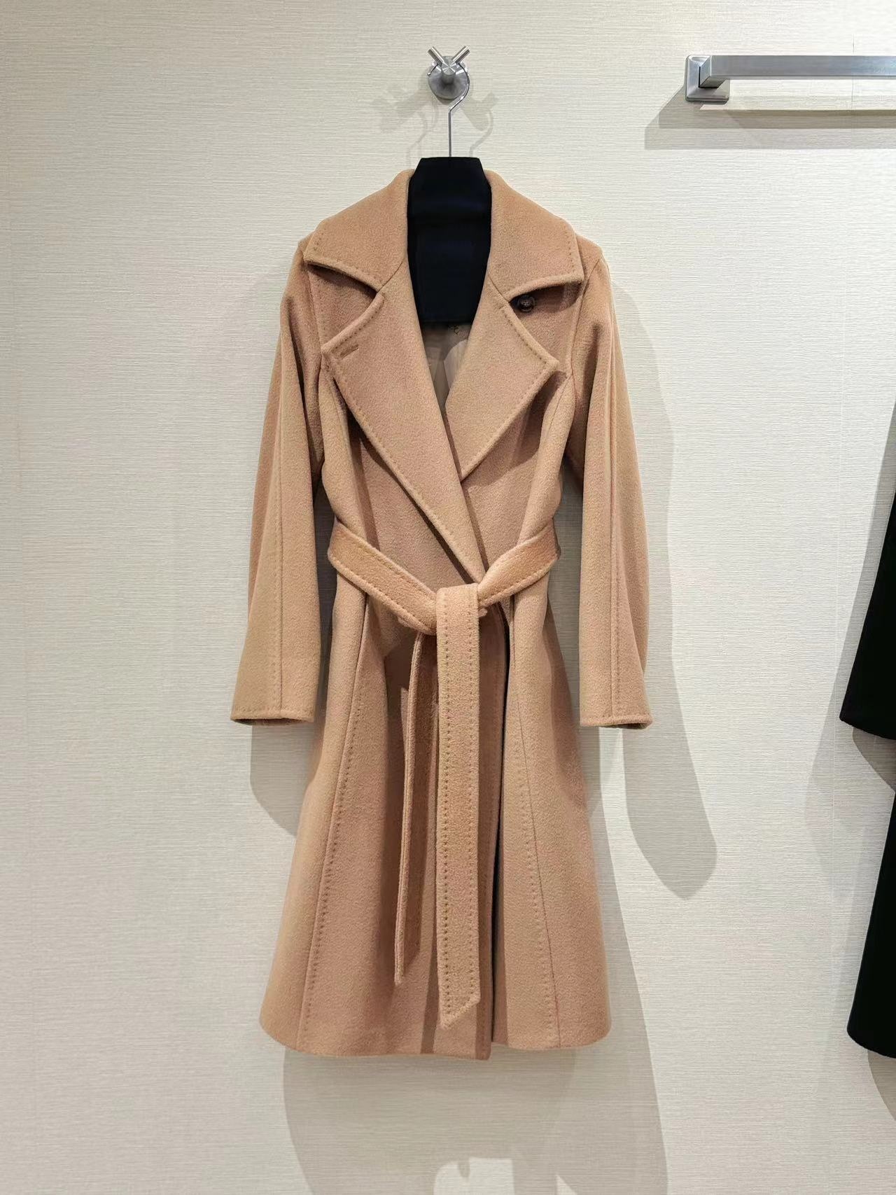 Manuela Luo │ Camel Water Ripple Sheep Wool Outwear Max Lace-Up Horn Button Long Classic Outwear