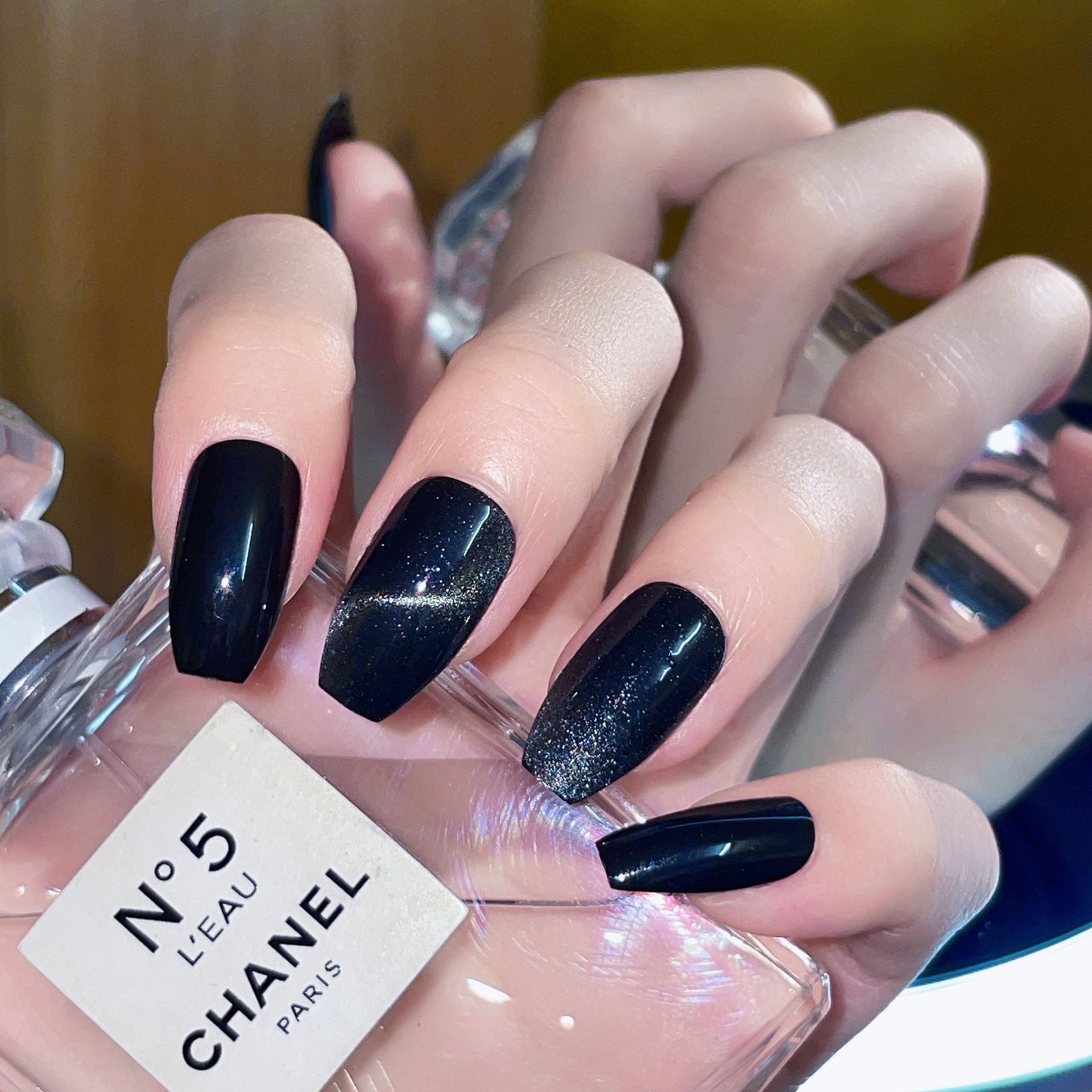 24 Pieces Of Short Ballet Black Crystal Cat's Eye Nail Art Finished Wearable Detachable False Nail Pieces Press On Nails