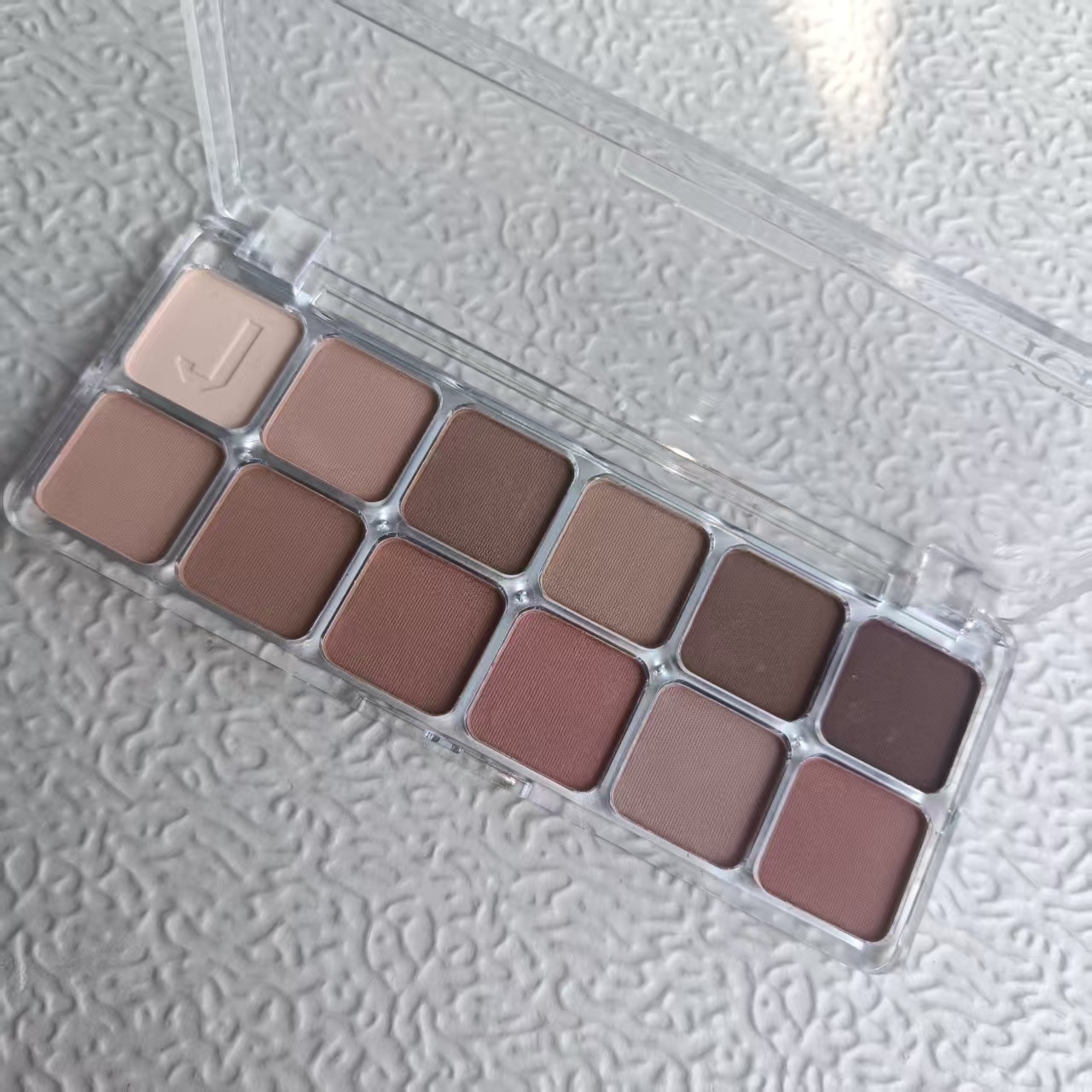 Twelve-color Eye Shadow Plate Is Delicate And Not Easy To Take Off Makeup Student Makeup Matte Daily 12-color Eye Shadow Parity Eye Shadow