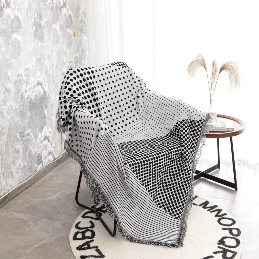 Black And White Sofa Cover Simple Casual Blanket Picnic Blanket