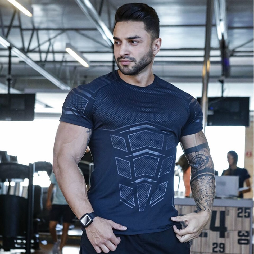 Quick-drying Short-sleeved Men's Muscle-showing Fitness T-shirt Running Training Sports T-shirt Men's Round Neck Fitness Clothes