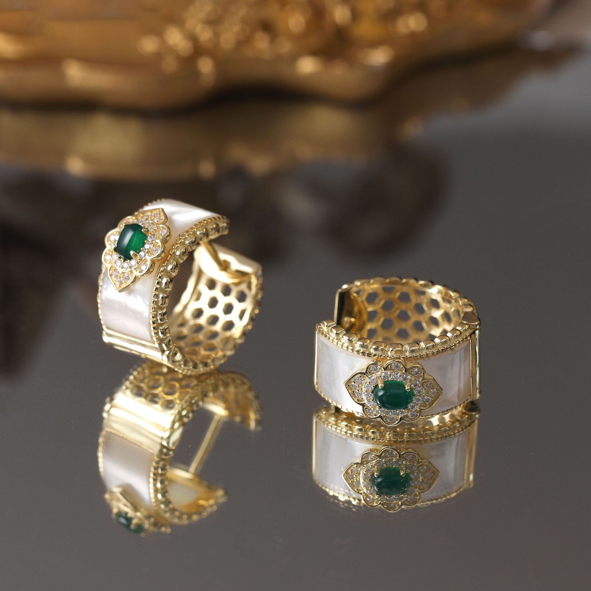 Retro Light Luxury Earrings Natural White Butterfly Shell White Mother-of-pearl Green Agate Sterling Silver Gold-plated Earrings Earrings Ear Buckles Female Set