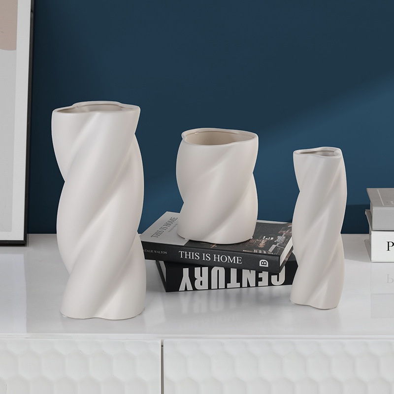 Nordic Ceramic Vase Creative Modern Wabi-sabi Style Handmade Ornaments Home Model Room Living Room Wine Cabinet Flower Decorations