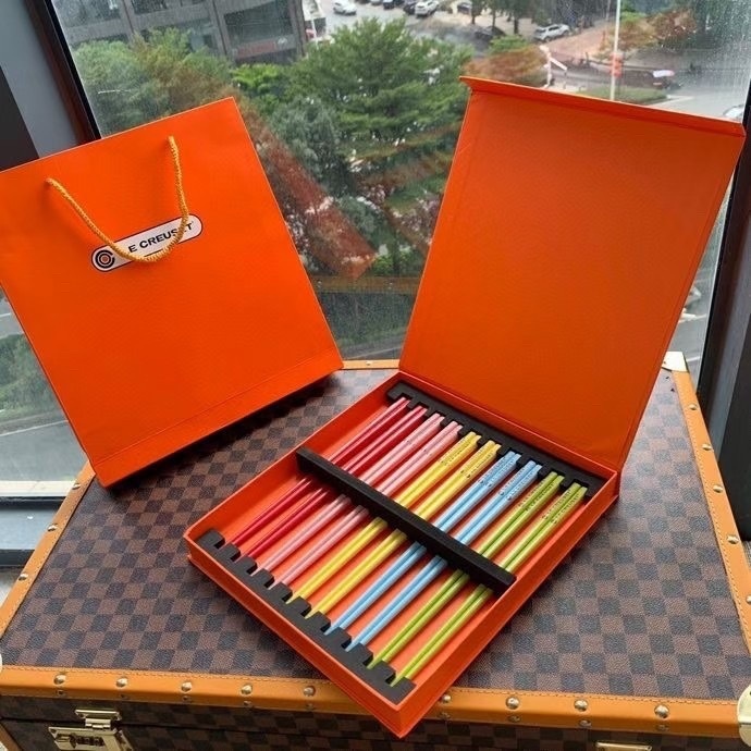 French LE CREUSET Cool Color Rainbow Chopsticks Household Dining Table Gift Box Ceramic Healthy Colorful Tableware Suit