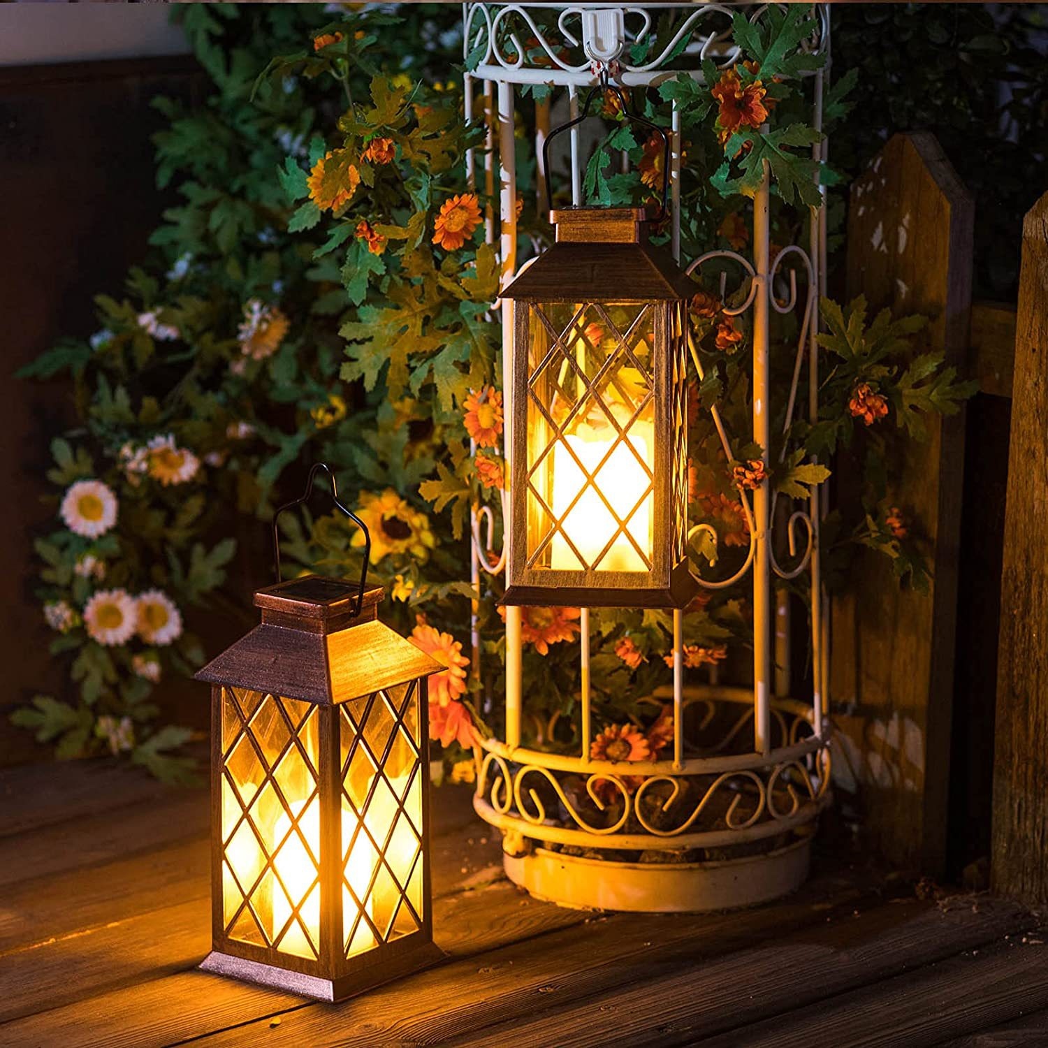 Outdoor Solar Iron Wind Lantern Garden Courtyard Landscape Decoration Lamp European Candle Glass Wind Lantern