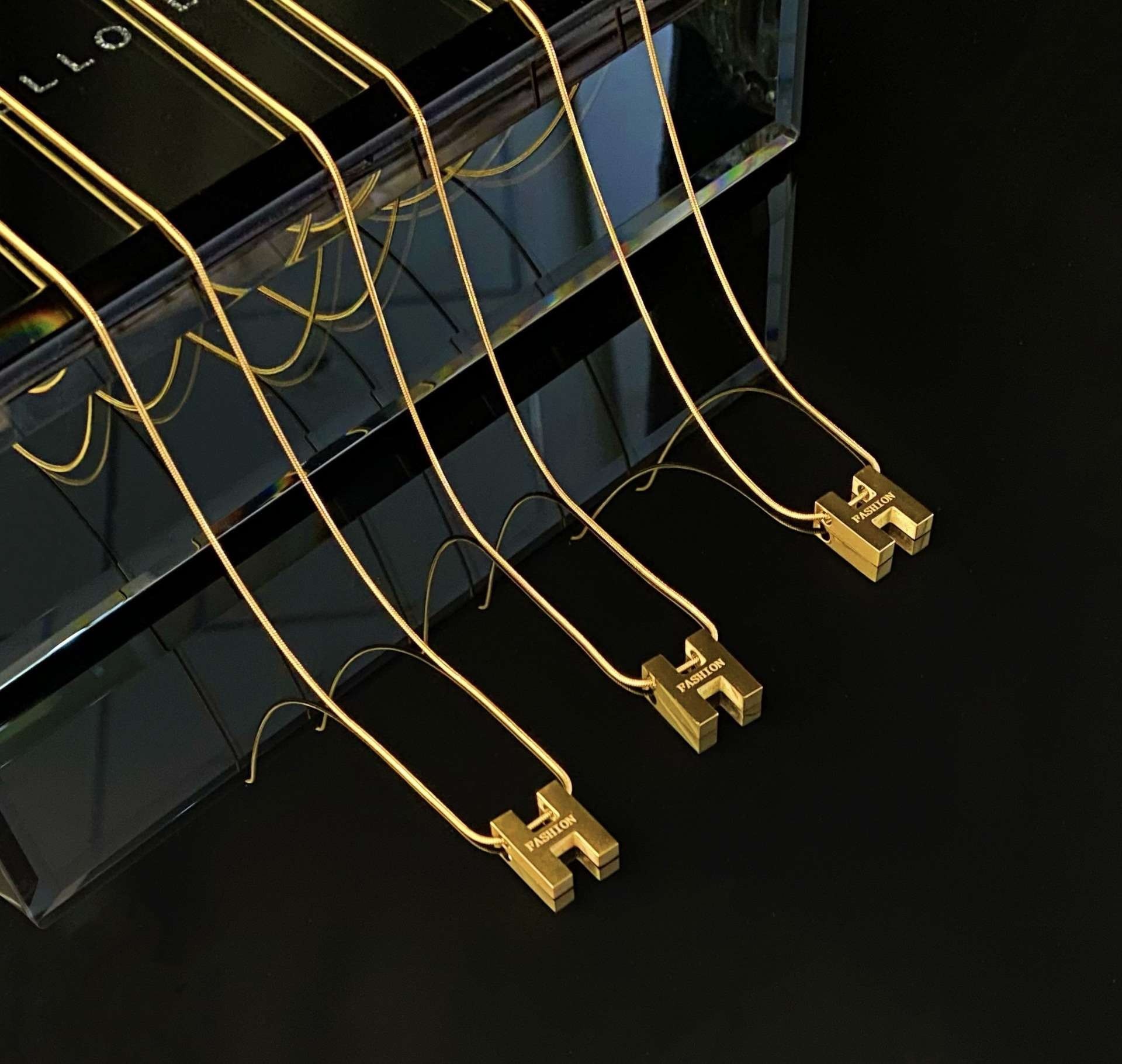 H Letter Titanium Steel Necklace Female Light Luxury Niche Clavicle Chain Sweater Chain Autumn And Winter Non-fading Accessories