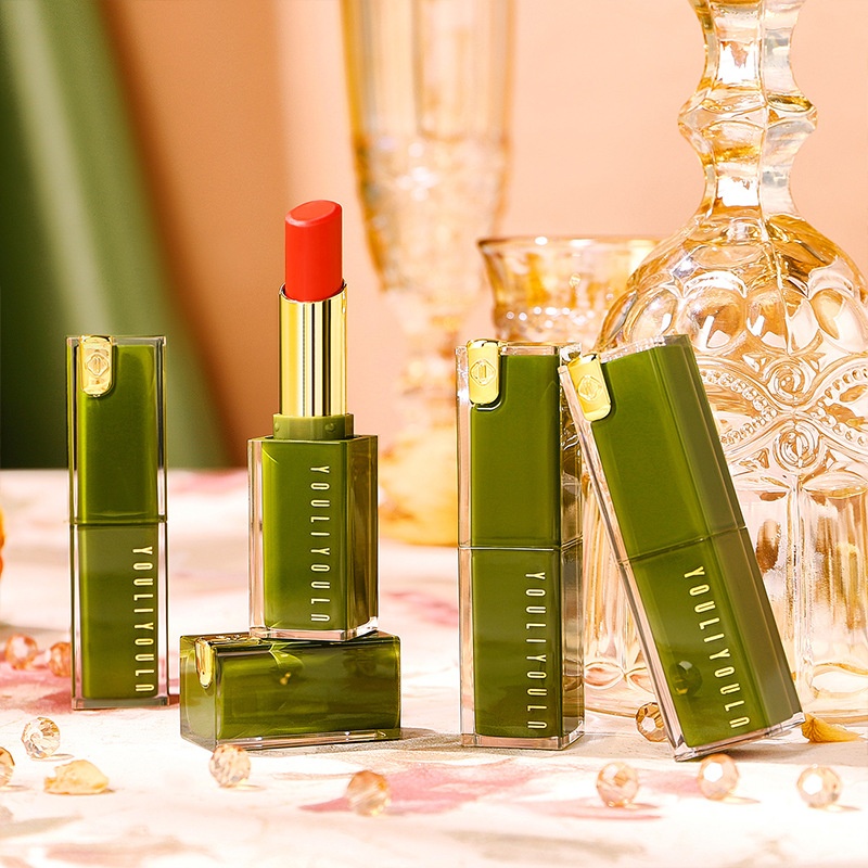 Lipstick-Tea Velvet Matte Finish,Long-Lasting,Smudge-Proof,And Cup-Resistant,Available In Various Shades For Ay Look.