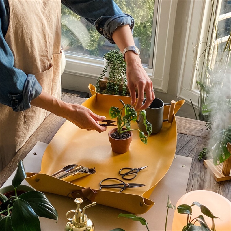 PULeather Foldable Soil Tray Gardening Plant Potting Mat Indoor Gardening Plant Mat