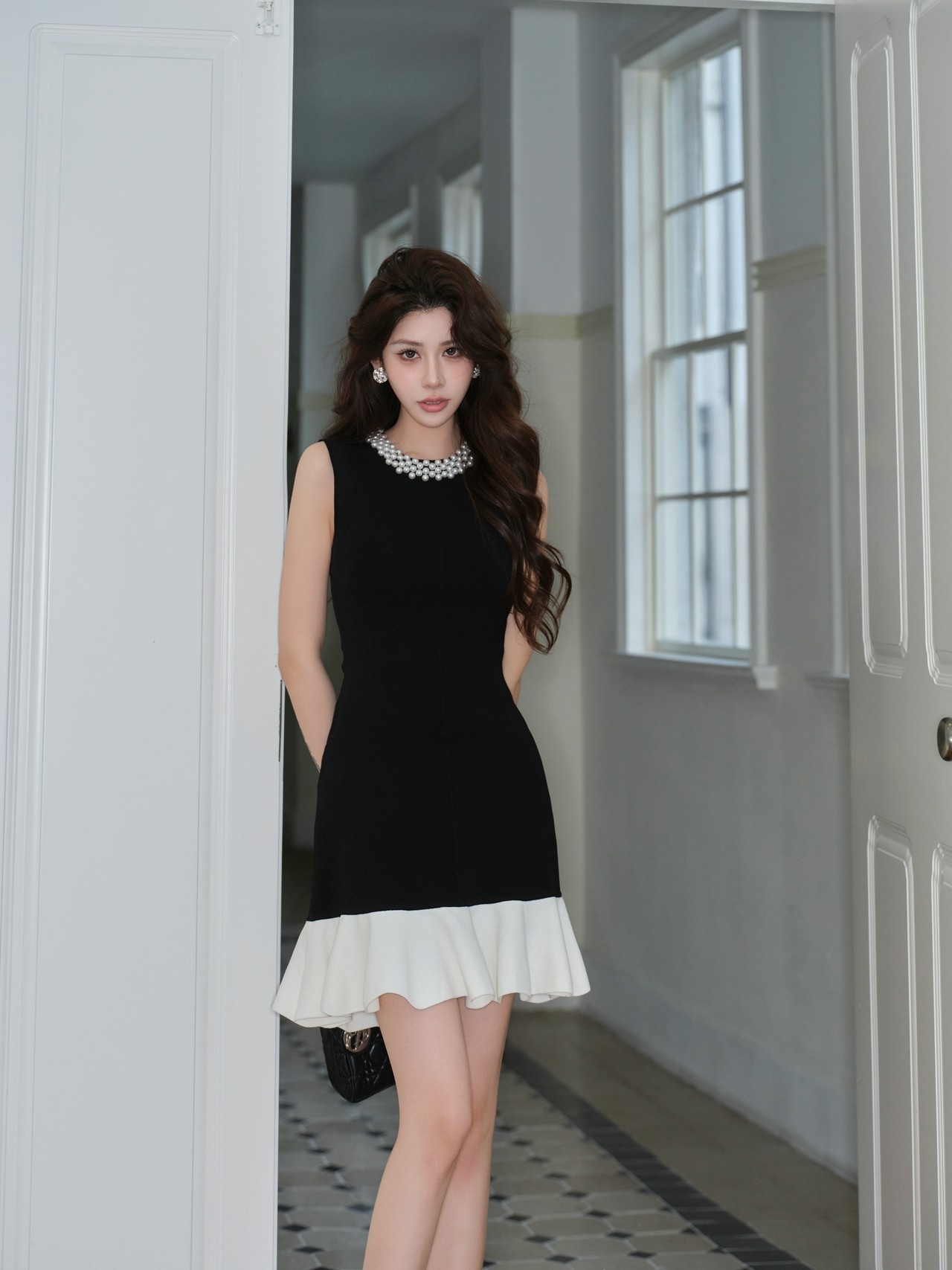 Pearl-embellished Round Neck Stretch Dress