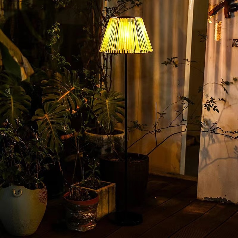 Solar Garden Light Hand-woven Rattan Outdoor Floor Lamp
