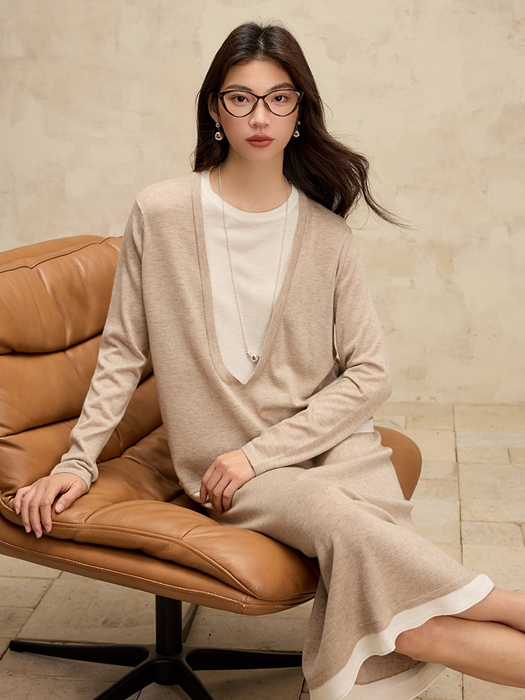 U-neck Wool Sweater Long-sleeved Base Shirt Loose Sweater