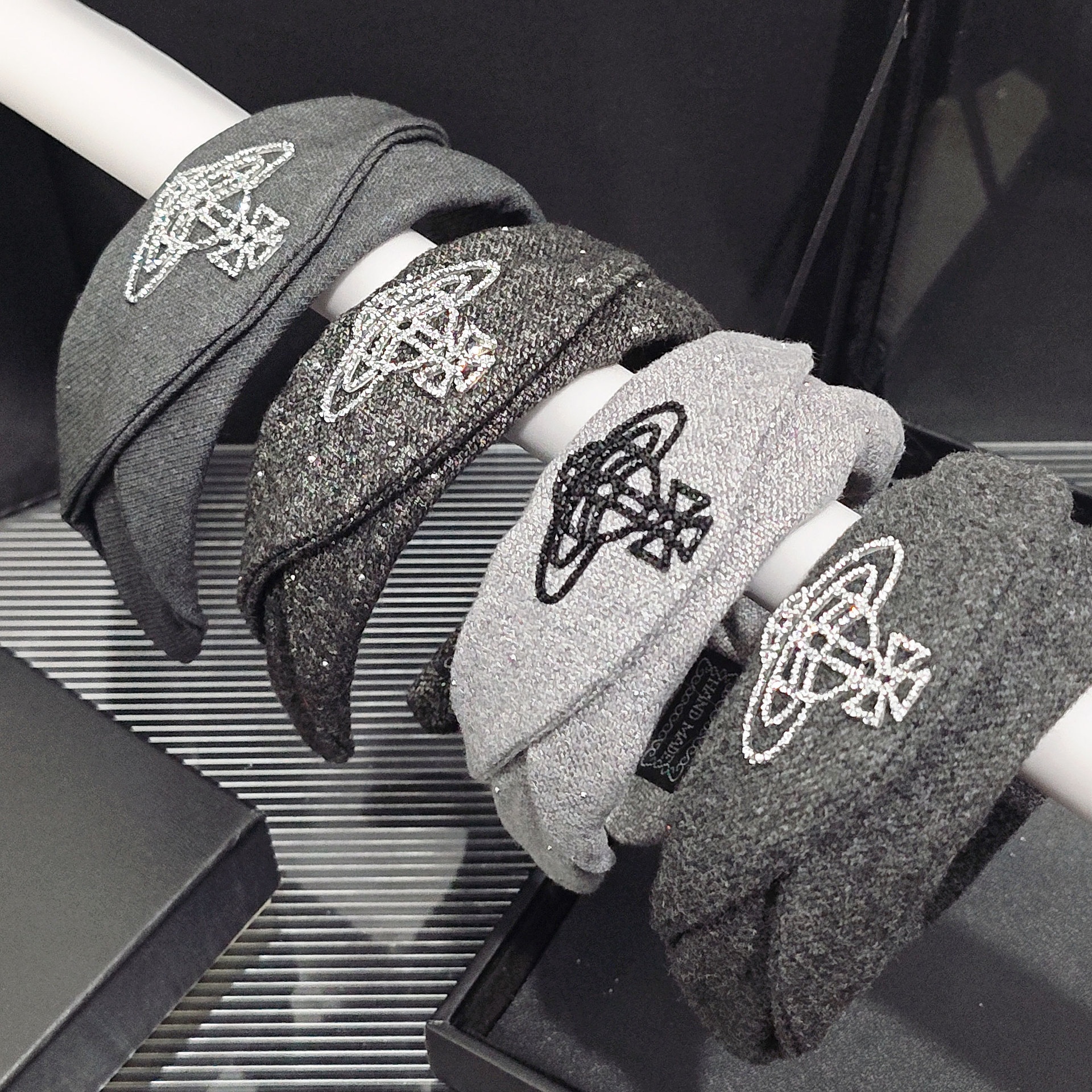 Style Chanel Flash Diamond Saturn Wide Edge Headband Gray Hong Kong-style High-end Retro Elegant Headband Artifact