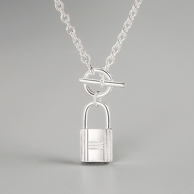 European And American Heavy Industry Style Creative S925 Sterling Silver Lock Pendant Necklace Long Xiaohongshu Recommended Clavicle Chain Female