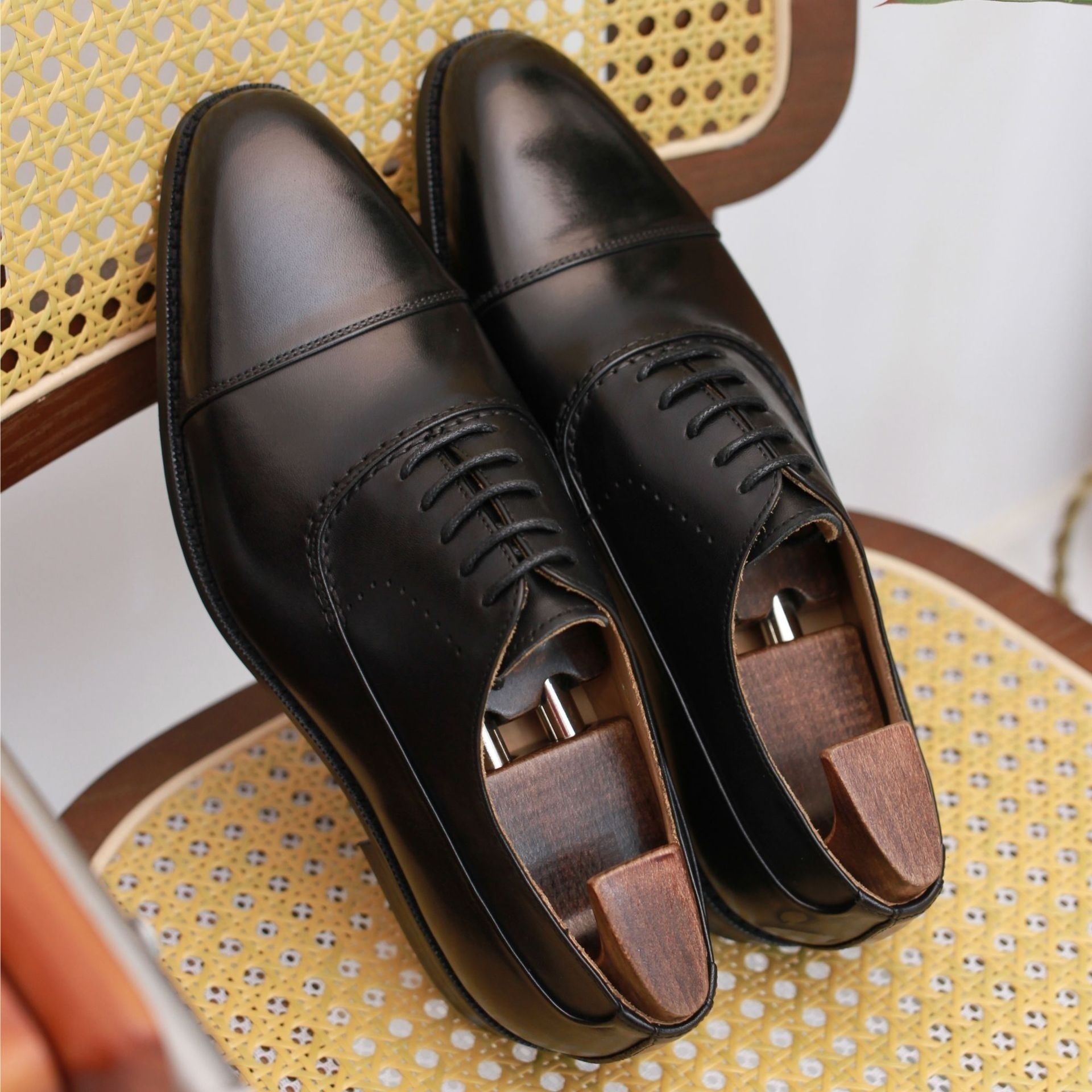 One Piece Of British Leather Shoes For Men,Carved Men's Casual Shoes,British Three-joint Leather Shoes,Brogue Men's Shoes