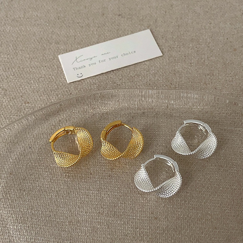 Niche Design Sense Twisted Circle Ear Buckle Women's Retro Light Luxury Elegant Fashion Elegant All-match Earrings Earrings