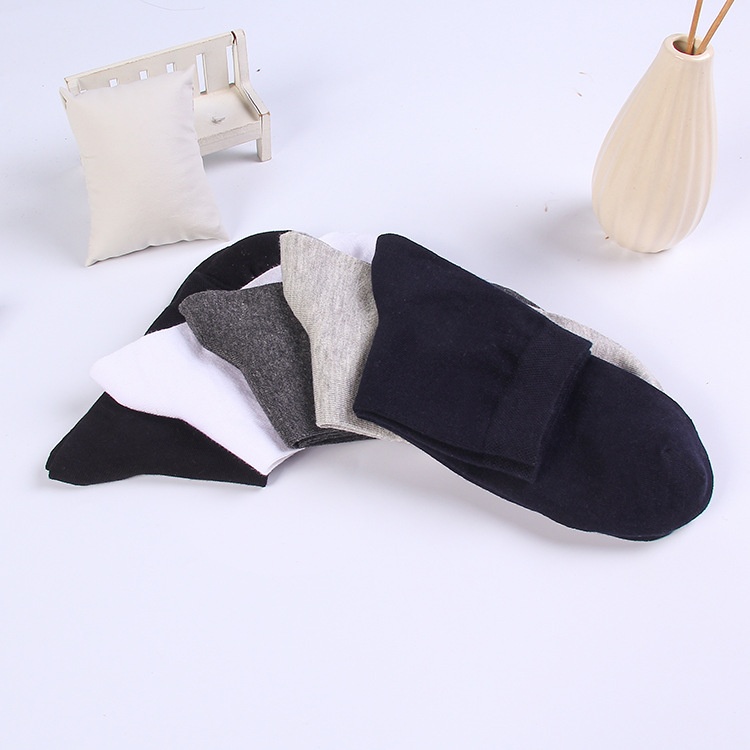 Solid Color Autumn And Winter Mid-tube Socks Sweat Absorption Deodorant Black And White Cotton Socks Four Seasons Men's Plus-size Men's Socks