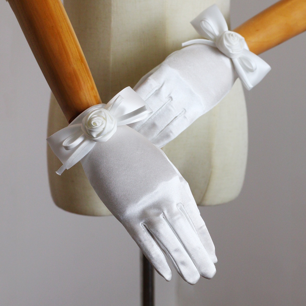 WG105 Wedding Gloves Style White Satin Bow Rose Wedding Dress Dinner Elegant Gloves