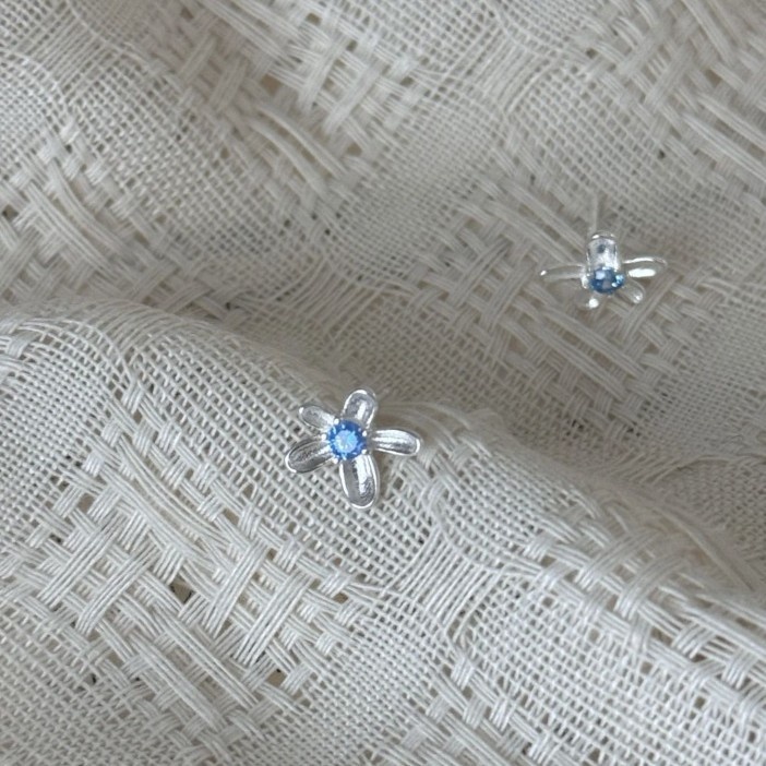 Spring Three-dimensional Flower Zircon S925 Silver Earring Nail Ear Hole Women's Light Luxury High-end Earrings Cold Wind Earrings