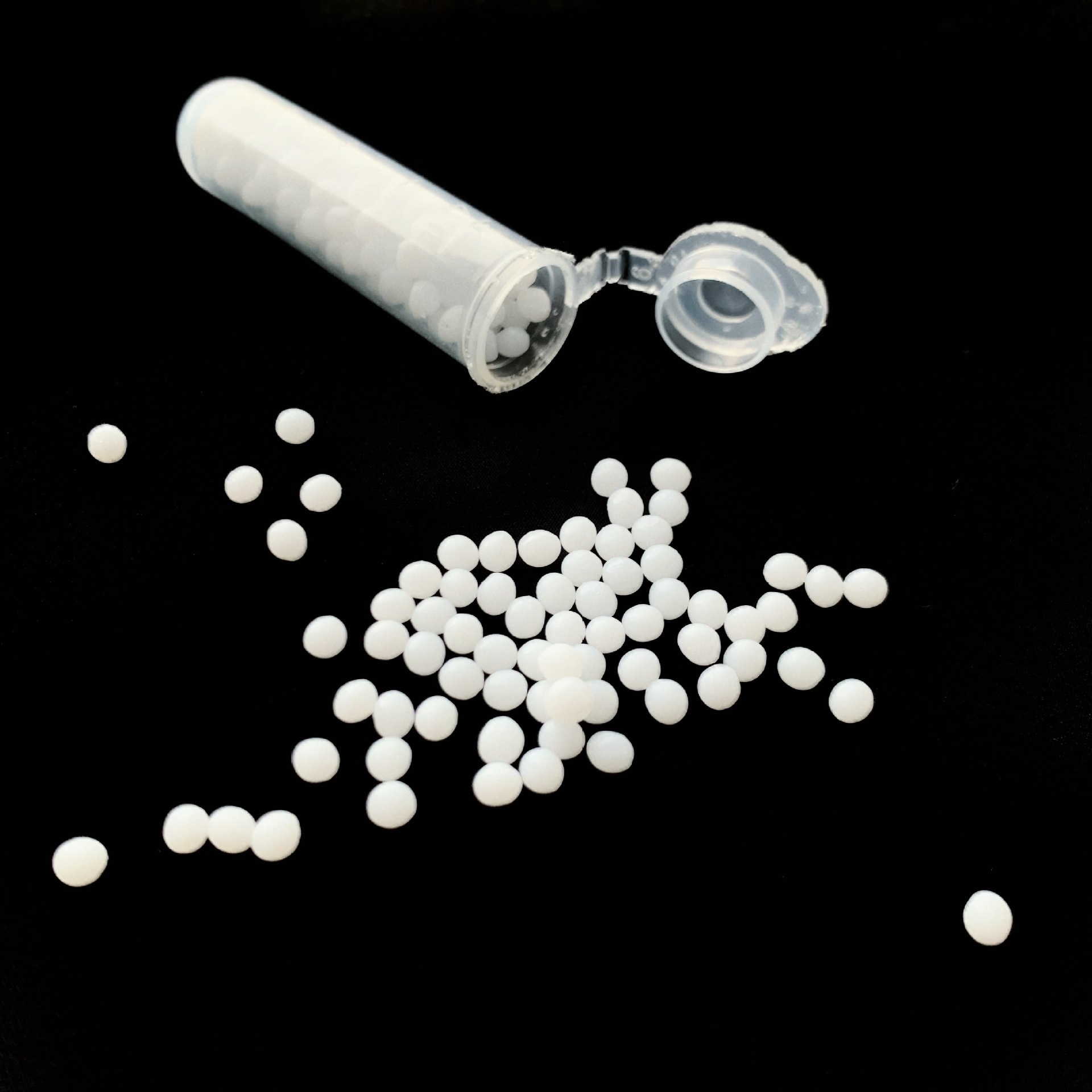 Hot Melt Gutta-percha For Filling Gaps In Movies And TVSeries,Gutta-percha Dentures,Hot Melt Gutta-percha For Vampire Dentures