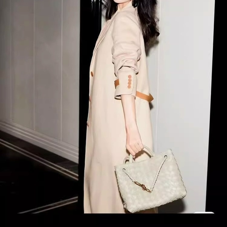 Summer Metal Rope Buckle Woven Tote Bag Single Shoulder Handbag Large Capacity Retro Women's Bag