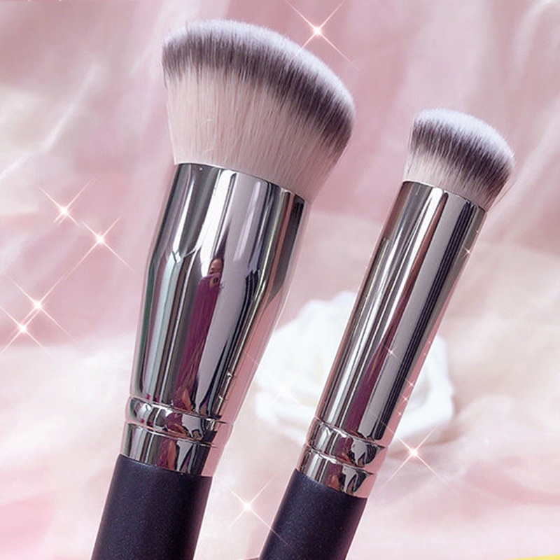 Pony Recommends170 Foundation Brush270 Concealer Brush370 Small Concealer Makeup Brush Seamless Cangzhou Small Concealer Brush