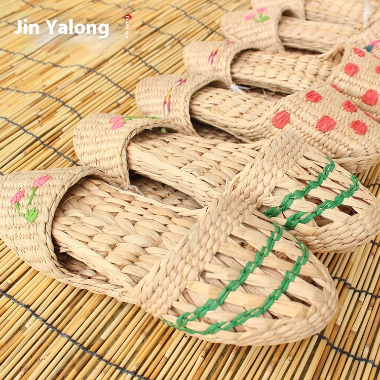Cattail Grass Shoes,Straw Slippers,Straw Shoes,Rattan Grass Weaving Exquisite Handicrafts,Handmade Plant Handicrafts