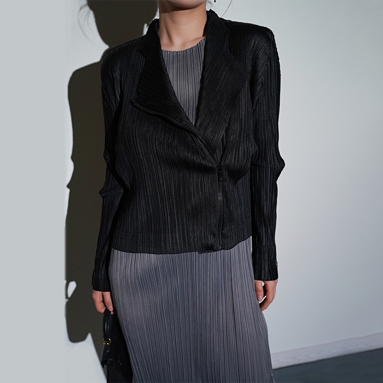 PLEATSP**Miyake Pleated Zipper Jacket Cropped Top