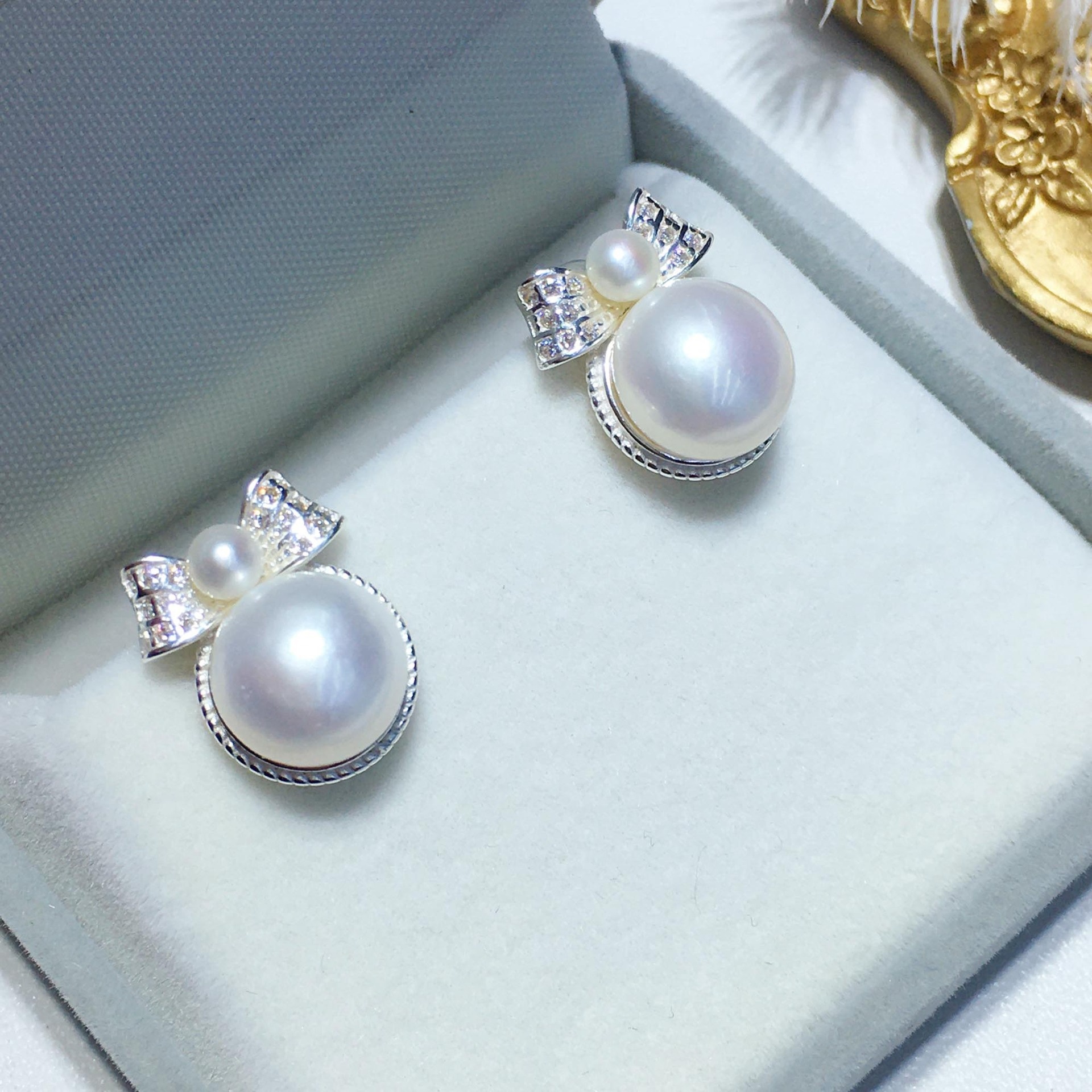 Hot Online Celebrity Recommended Runaway Princess Series S925 Sterling Silver Tianran Freshwater Pearl Bow Large Grain Earrings