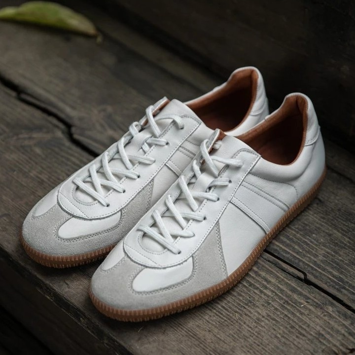 One-piece Dropshipping Retro Light Luxury Style Casual Forrest Gump Shoes First Layer Cowhide Sports Suit German Training Shoes