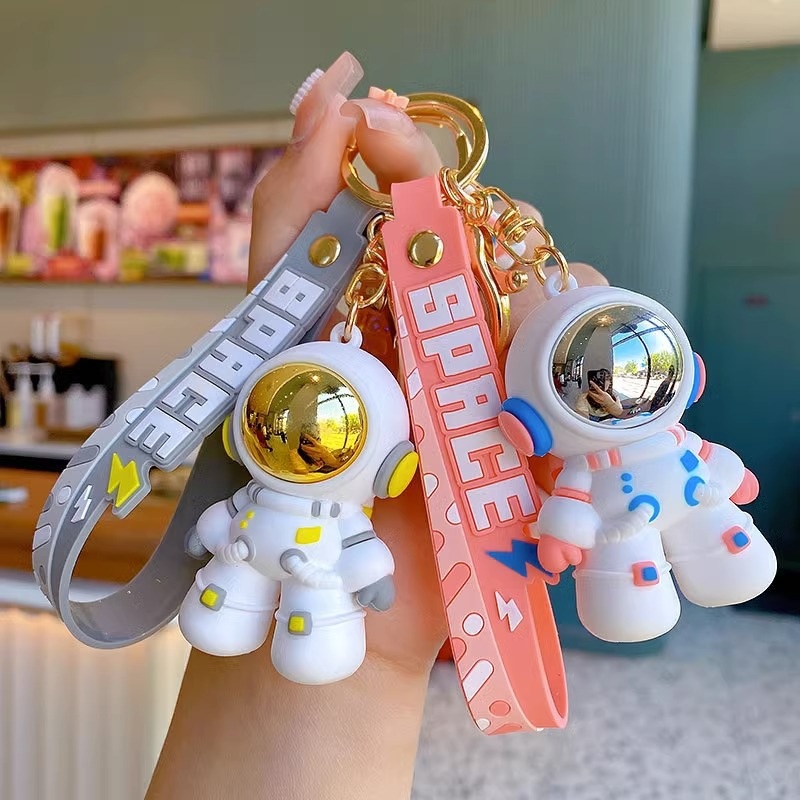 Cartoon Cool Astronaut Spaceman Doll Keychain Creative Car Accessories Cute Couple Bag Pendant Gift