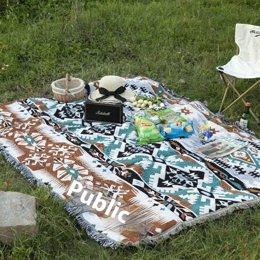 Outdoor Picnic Mat Machine Washable Blanket Picnic Cloth Retro Camping Carpet Moisture-proof Mat