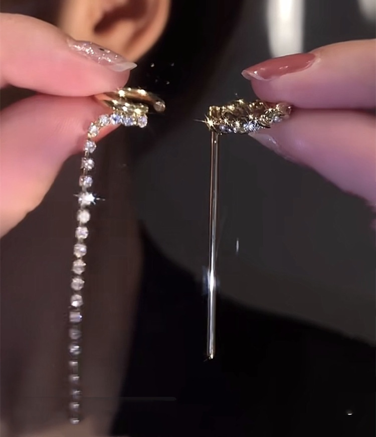 Douyin Tassel Ear Bone Clip Designer Style Fashionable Sweet Cool Style No Piercing Earrings Ear Clip Double Layer Earrings