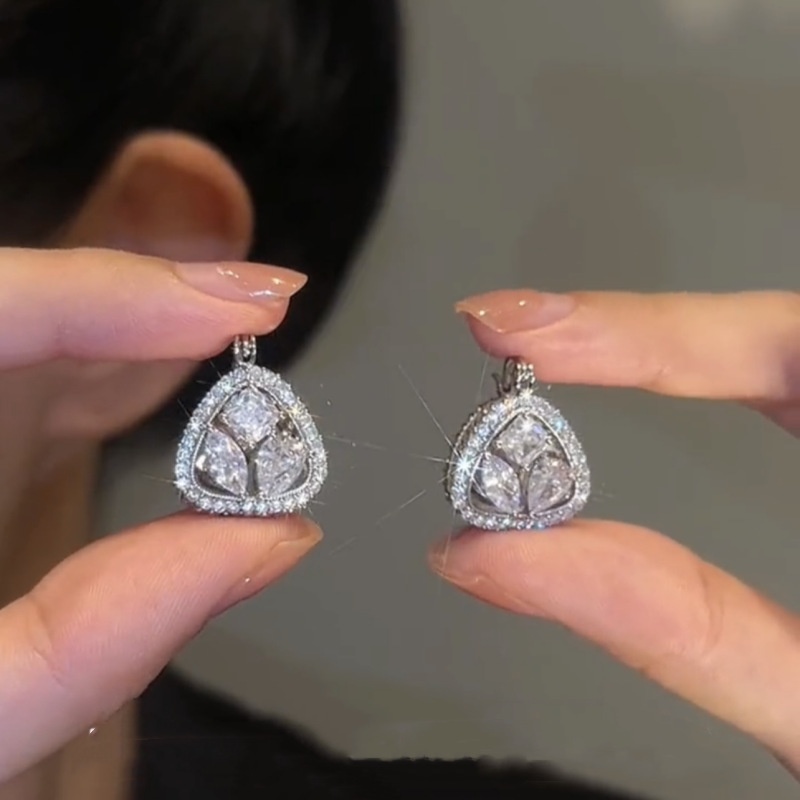 Light Luxury Flashing Zircon Triangle Earrings Light Luxury Water Drop Triangle Earrings Niche Design High-end Sense All-match Earrings