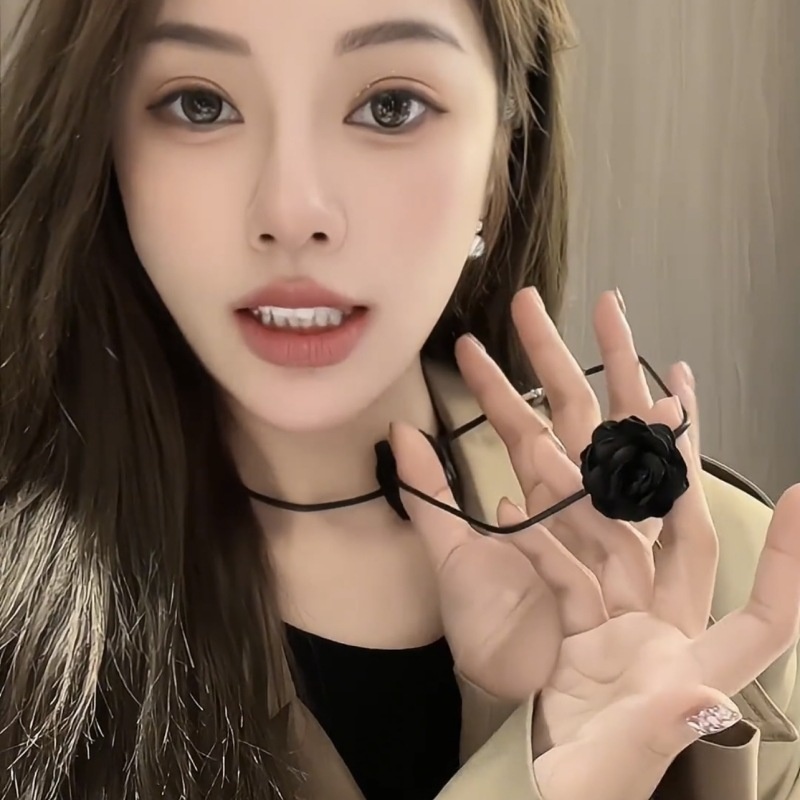 Black Rose Flower Necklace Female Light Luxury Niche High-end Necklace Clavicle Chain Collar Choker Neck Accessories
