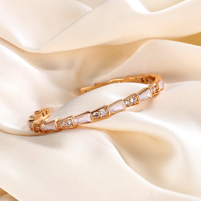 Gold-plated Seiko White Mother-of-pearl Snake Bracelet For Women Micro-inlaid Light Luxury Fashion Temperament Open Snake-shaped Bracelet