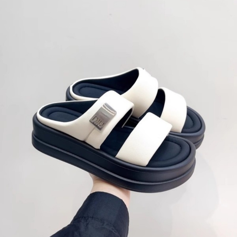 Summer Platform Thick-soled Metal Letter Flip Flops Korean Soft-soled Beach Slippers For Women To Wear Outside In Summer