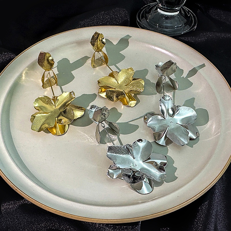 European And American Metal Personality Flower Earrings Exaggerated Cold Style Iron Sheet Multi-layer Petal Tassel Earrings For Women