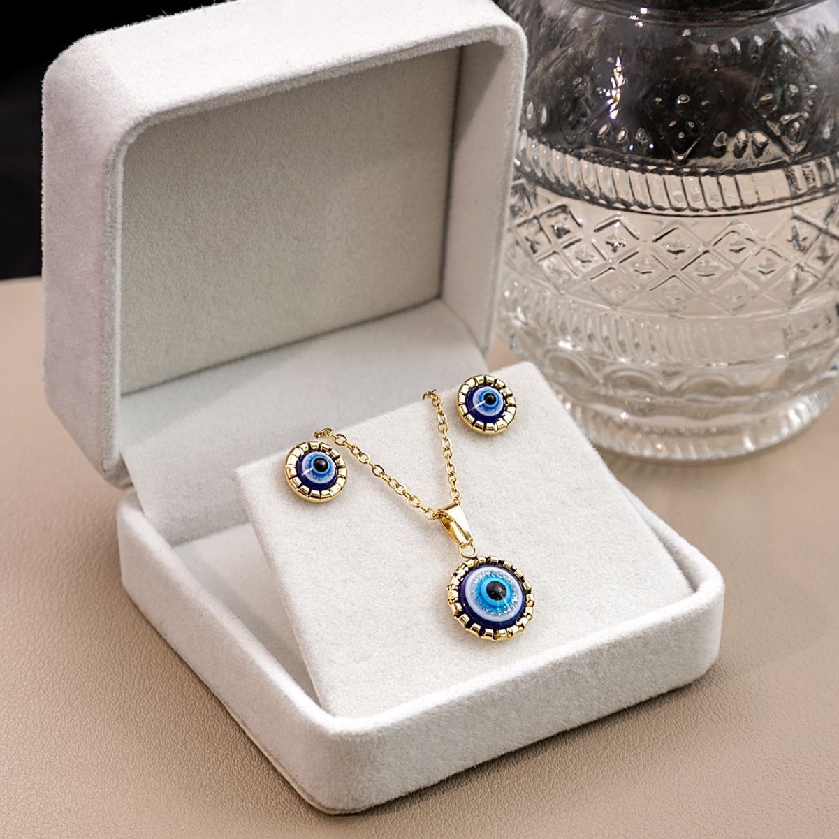European And American Personality Nightmare Eye Pendant Necklace Design Inlaid Geometric Round Earrings Blue Eyes Set Female