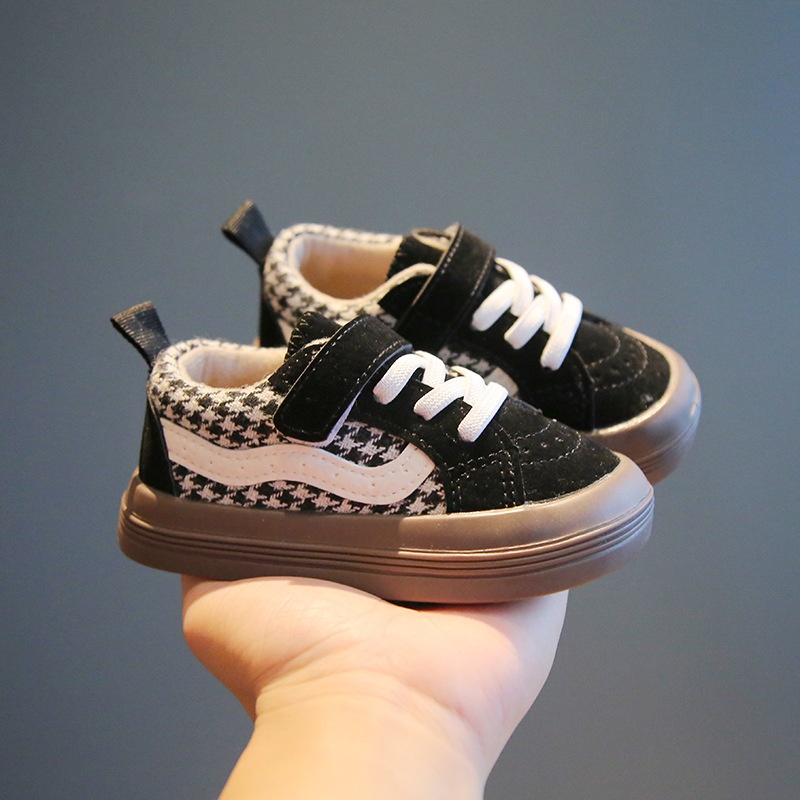 Winter Children's Leisure Two Cotton Low-top Korean Rubber Soft Flat Bottom Velcro Boys And Girls Small Board Shoes